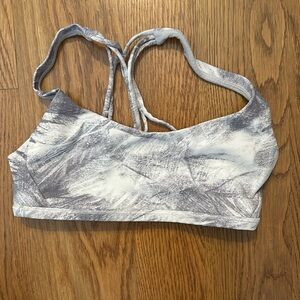 Lululemon bra free to be size 6